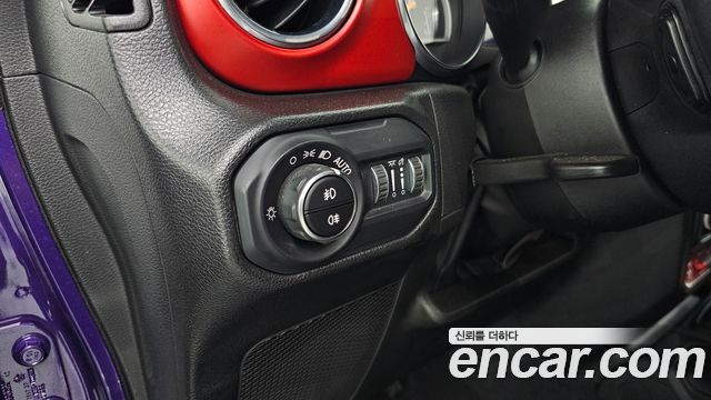 Jeep Wrangler 2023 — photo 29