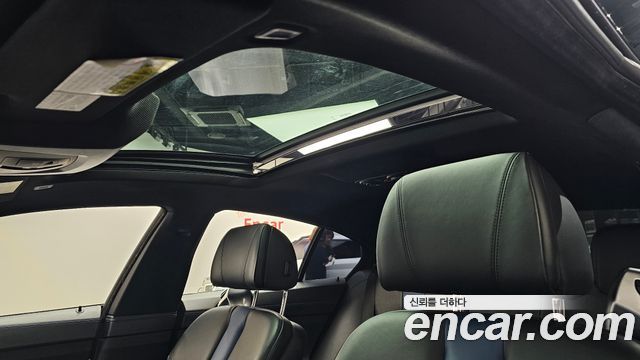 BMW 6-Series 2018 — photo 17