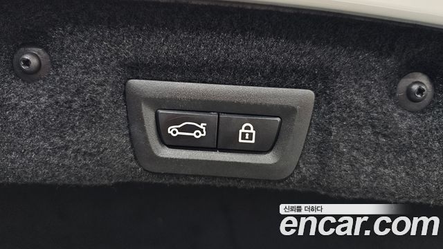 BMW 6-Series 2018 — photo 18