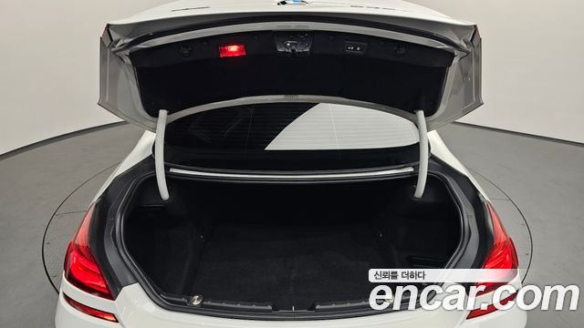 BMW 6-Series 2018 — photo 19