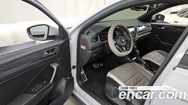 Volkswagen T-Roc 2021 — photo 13