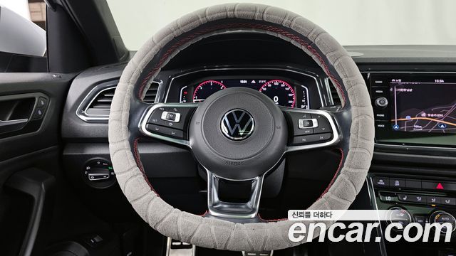 Volkswagen T-Roc 2021 — photo 19