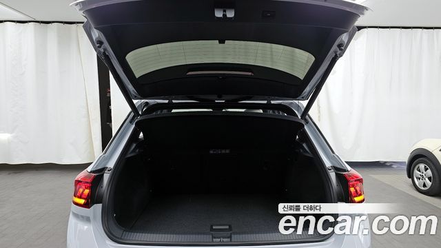 Volkswagen T-Roc 2021 — photo 26