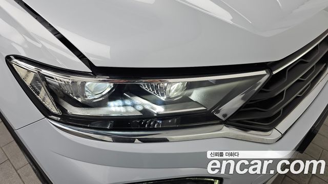 Volkswagen T-Roc 2021 — photo 8
