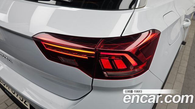 Volkswagen T-Roc 2021 — photo 9
