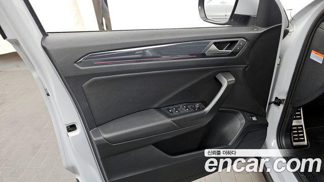 Volkswagen T-Roc 2021 — photo 14