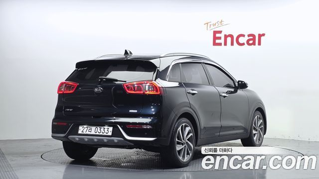 Kia Niro 2017 — photo 2
