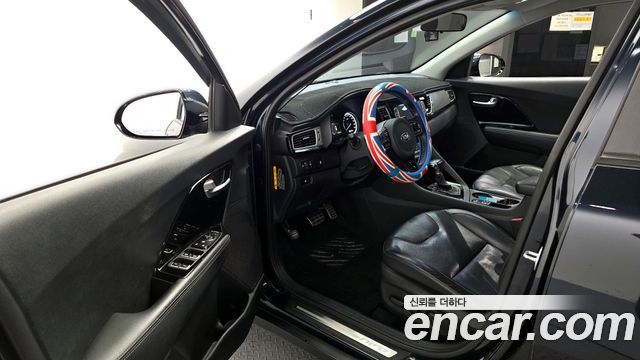 Kia Niro 2017 — photo 10