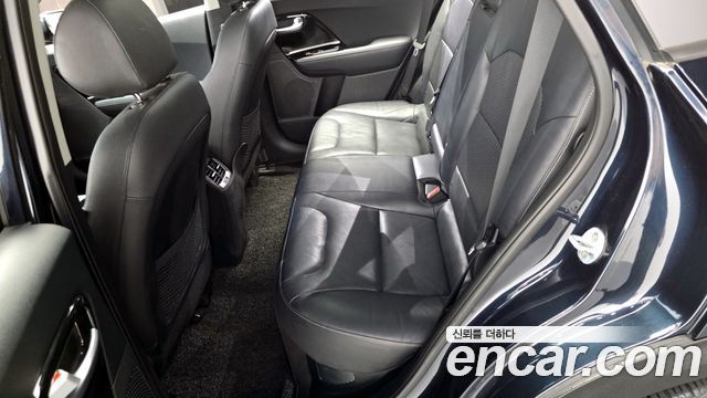 Kia Niro 2017 — photo 12