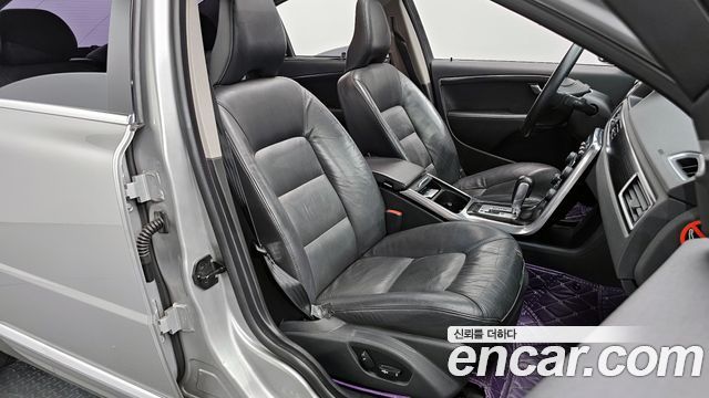 Volvo S80 2012 — photo 11