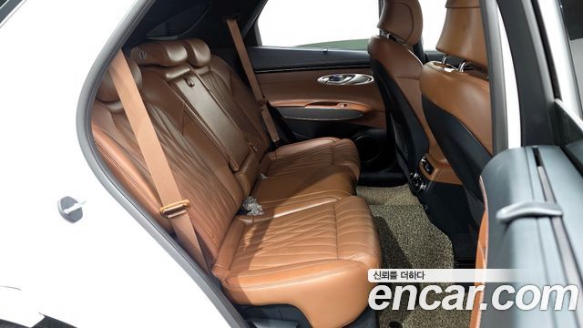 Genesis GV70 2021 — photo 12