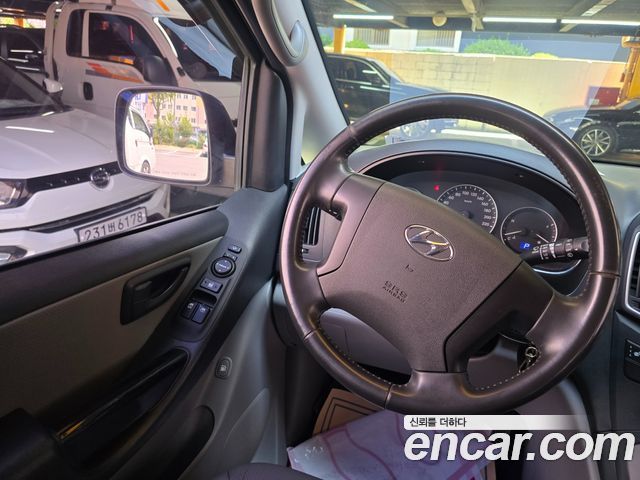 Hyundai Starex 2019 — photo 8