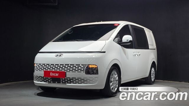 Hyundai Staria 2022 — photo 1