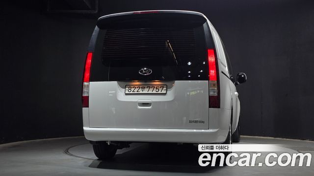 Hyundai Staria 2022 — photo 4