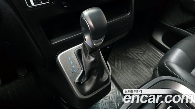 Hyundai Staria 2022 — photo 9
