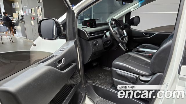Hyundai Staria 2022 — photo 10