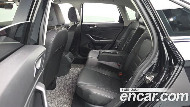 Volkswagen Jetta 2021 — photo 17