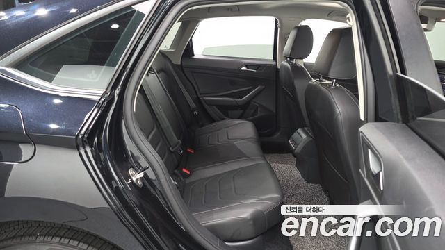 Volkswagen Jetta 2021 — photo 18