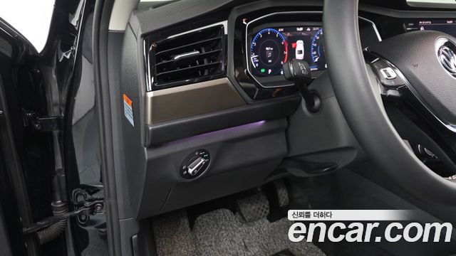 Volkswagen Jetta 2021 — photo 19