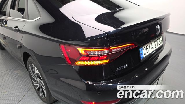 Volkswagen Jetta 2021 — photo 9