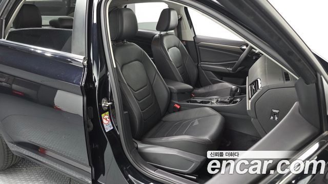 Volkswagen Jetta 2021 — photo 16