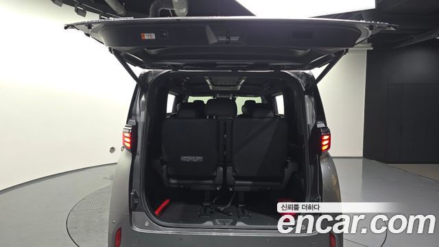 Toyota Alphard 2025 — photo 26