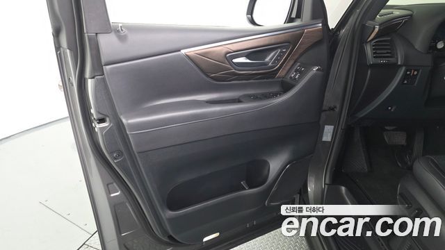 Toyota Alphard 2025 — photo 14