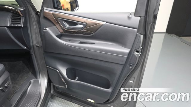 Toyota Alphard 2025 — photo 15