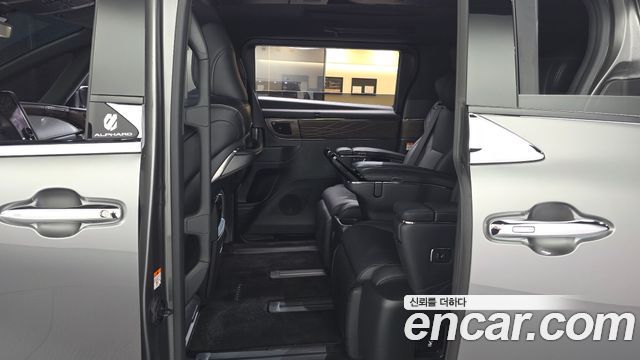 Toyota Alphard 2025 — photo 16