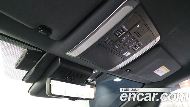 Toyota Alphard 2025 — photo 28