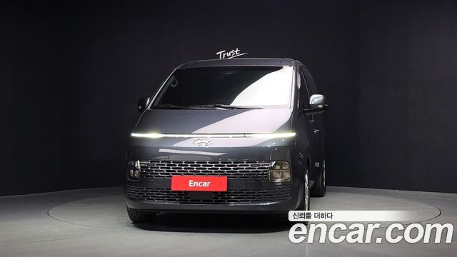 Hyundai Staria 2023 — photo 3
