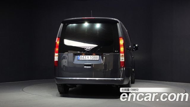 Hyundai Staria 2023 — photo 4