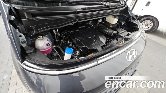 Hyundai Staria 2023 — photo 6