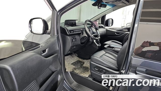 Hyundai Staria 2023 — photo 10