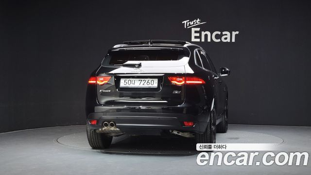 Jaguar F-PACE 2019 — photo 4