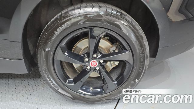 Jaguar F-PACE 2019 — photo 7
