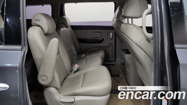 Kia Canival 2018 — photo 17