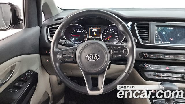 Kia Canival 2018 — photo 19