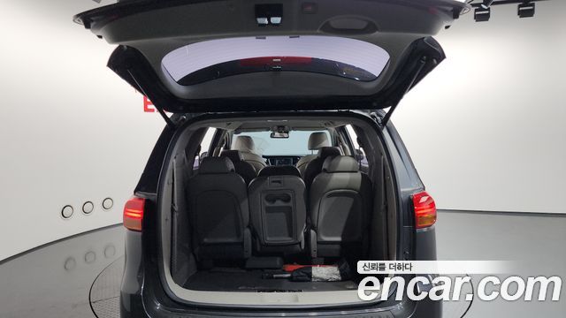 Kia Canival 2018 — photo 26