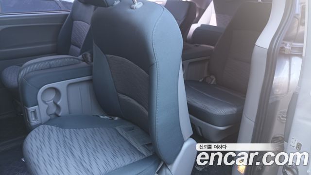 Hyundai Starex 2017 — photo 10