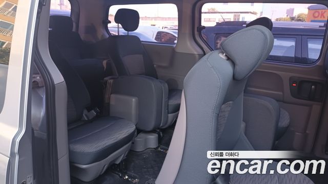 Hyundai Starex 2017 — photo 11