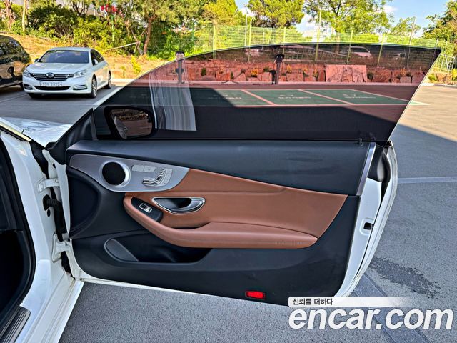 Mercedes-Benz C-Class 2017 — photo 11