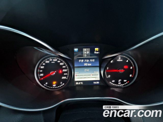 Mercedes-Benz C-Class 2017 — photo 16