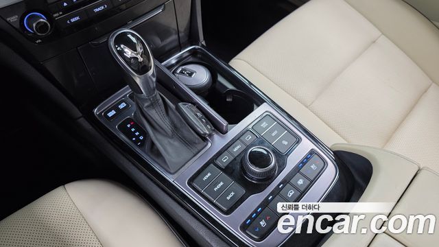 Hyundai Equus 2014 — photo 9