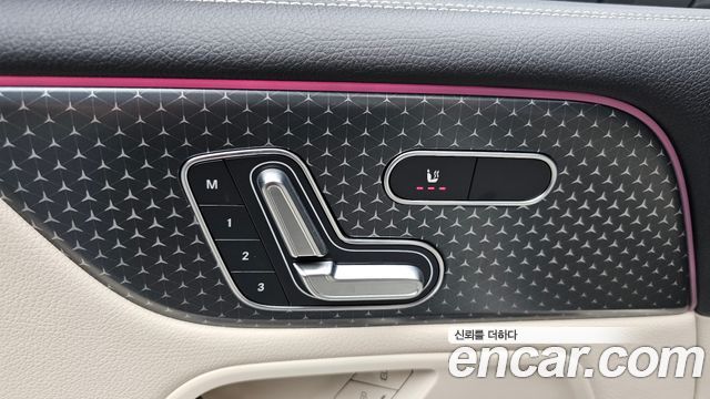 Mercedes-Benz GLB-Class 2024 — photo 22