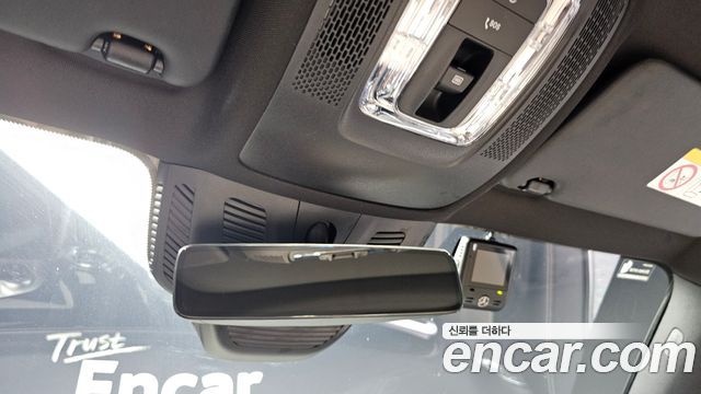 Mercedes-Benz GLB-Class 2024 — photo 24