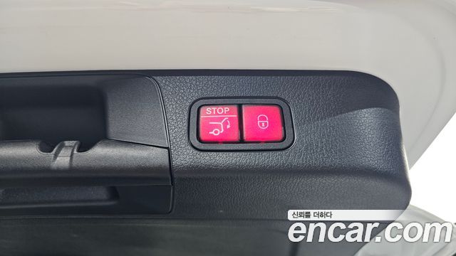 Mercedes-Benz GLB-Class 2024 — photo 31