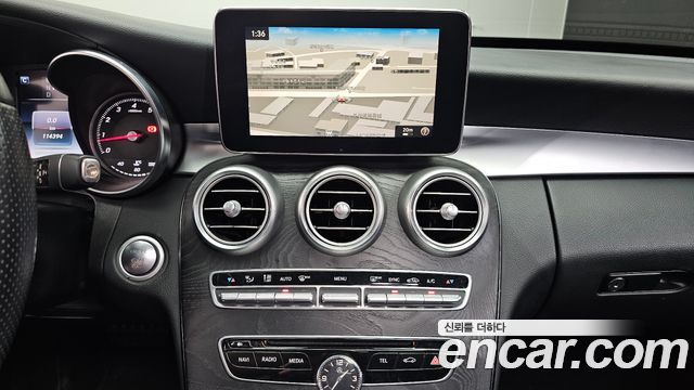 Mercedes-Benz C-Class 2017 — photo 14