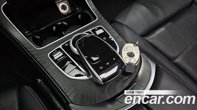 Mercedes-Benz C-Class 2017 — photo 19