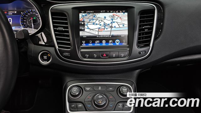 Chrysler 200 2015 — photo 14